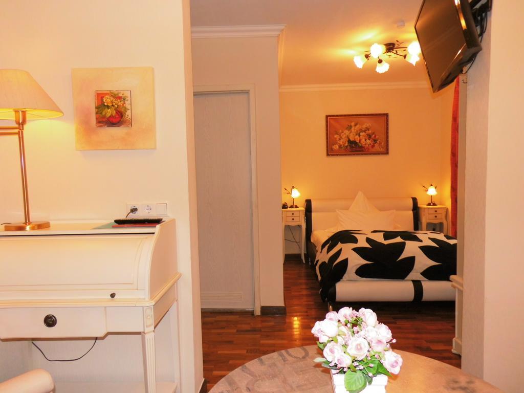 Aparthotel Guzulka & Restaurant Berlín Exteriér fotografie